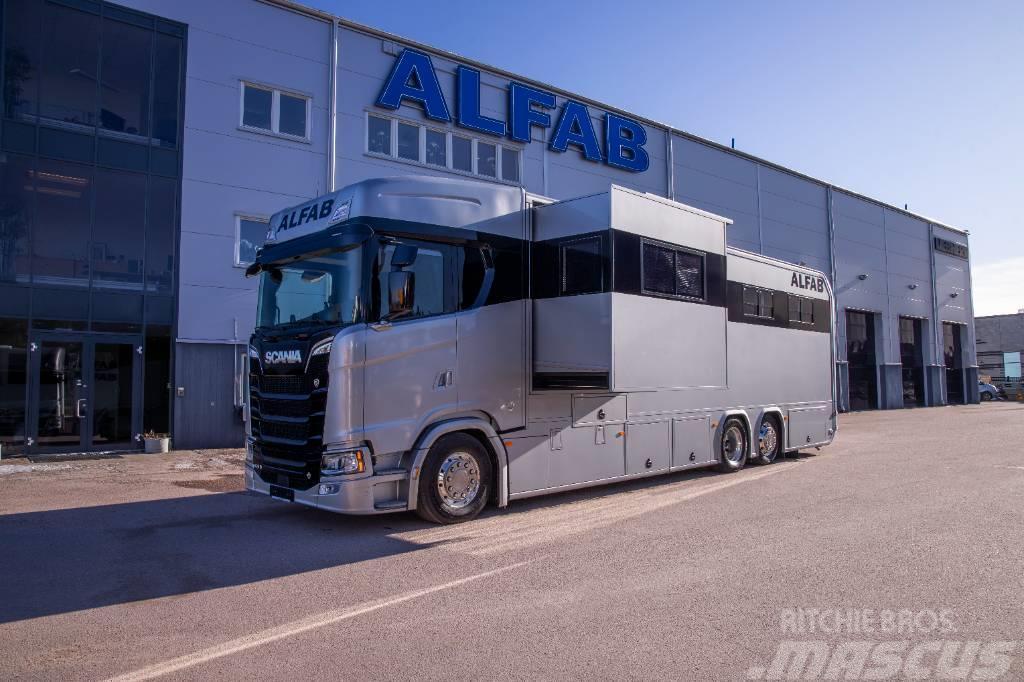 Scania V8 Hästlastbil med uppskjut och utskjut ALFAB Állatszállító teherautók