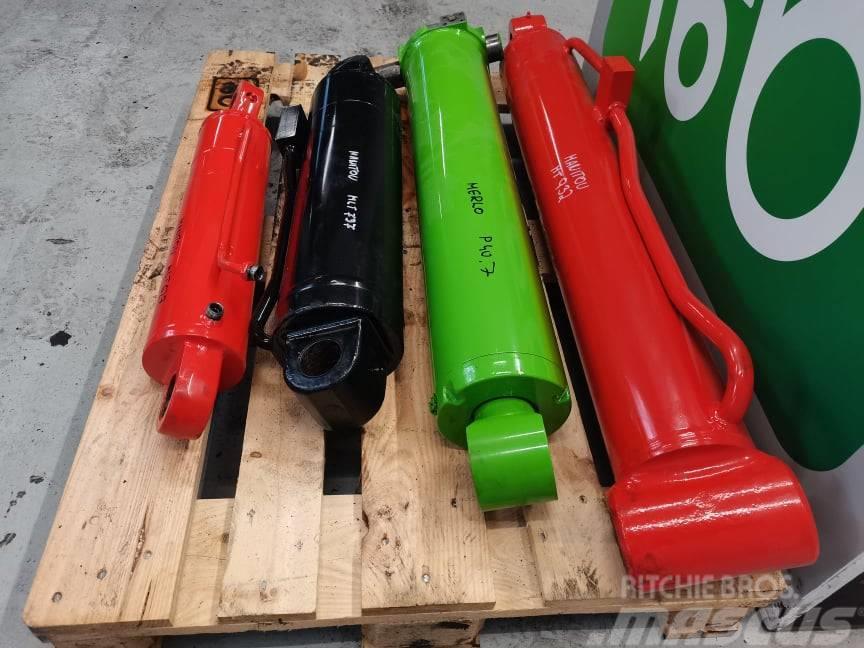 Manitou MLT 737 {discharge piston} Booms and arms