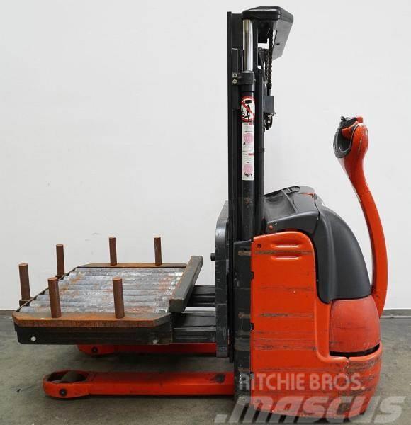 Linde L 10 379 Self propelled stackers