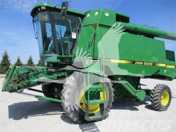 John Deere 9600 Combine harvesters