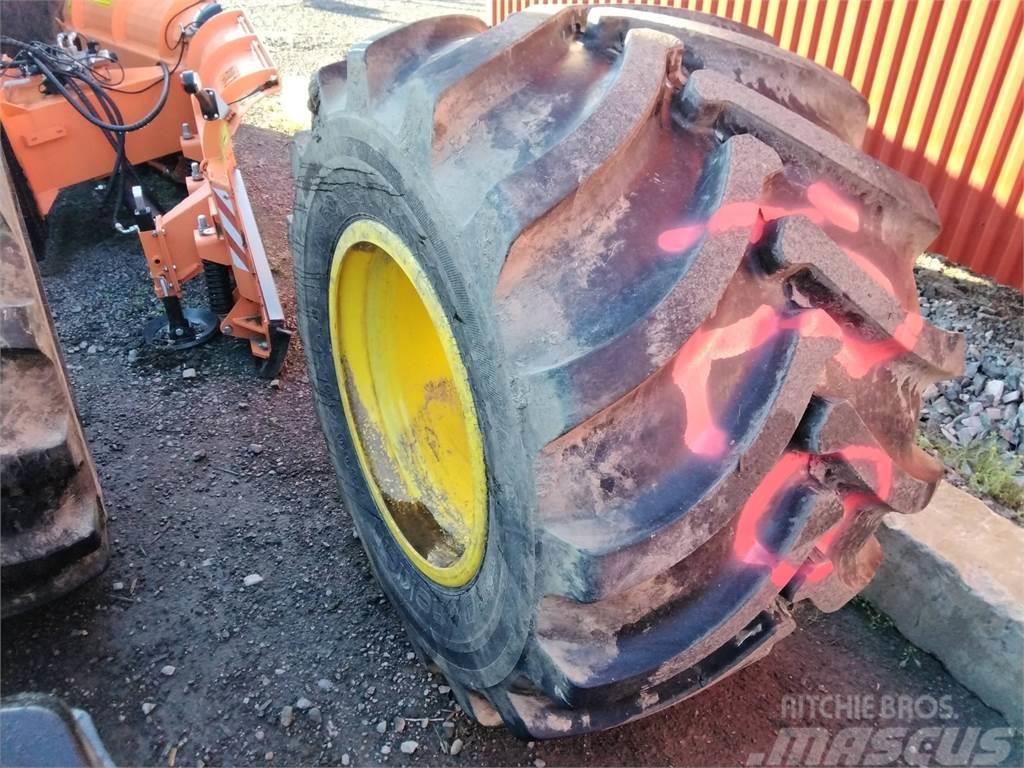 Nokian Trs 2 800x26.5 Tyres, wheels and rims