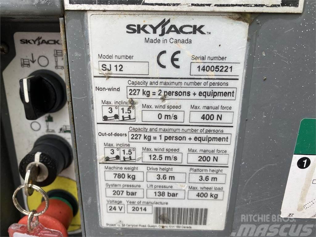 SkyJack SJ12 Vertical mast lifts