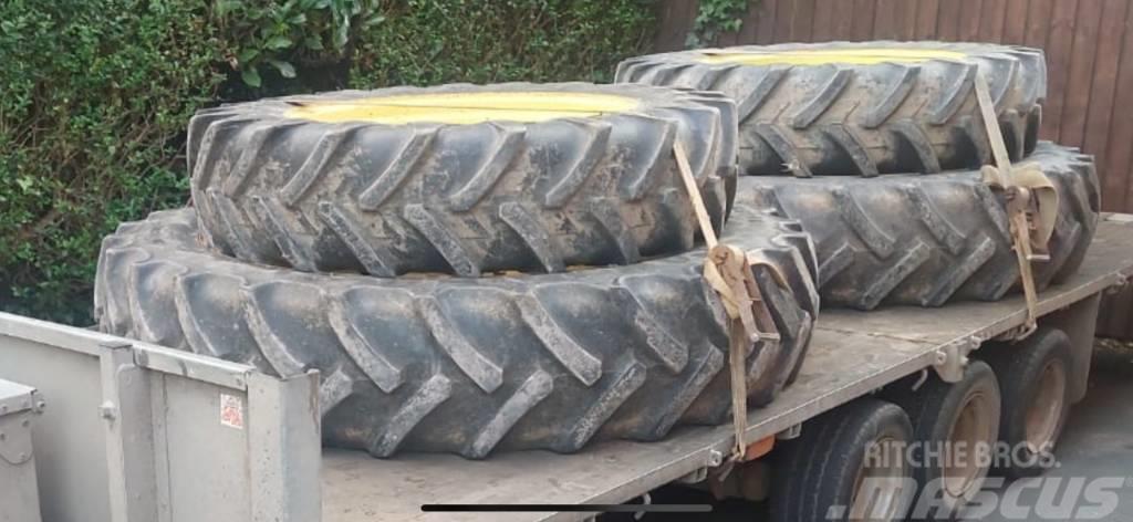 John Deere Row Crop Wheels Tyres, wheels and rims