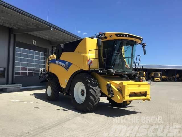 New Holland CX8.90 MY19 Combine harvesters