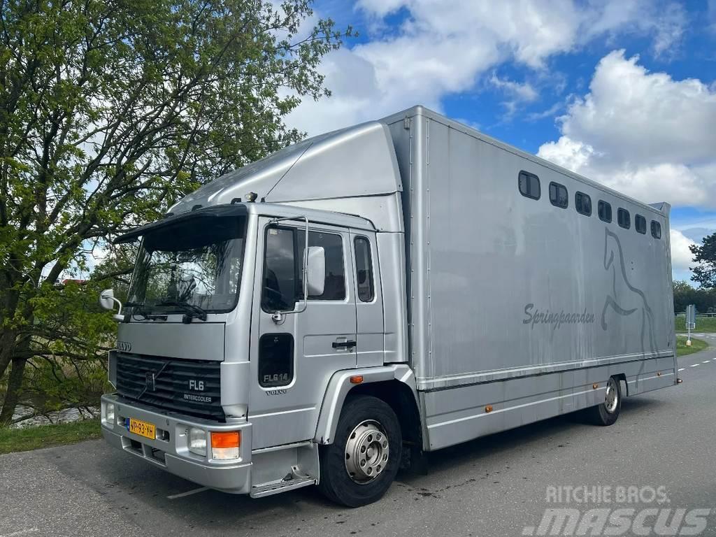 Volvo FL 614 12T 5 Paarden + Zadelkamer Animal transport trucks