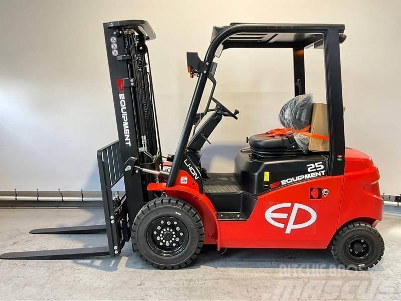 EP EFL253-B met een hefhoogte van 4,8 meter Electric forklift trucks
