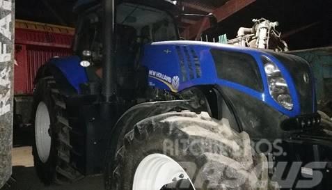 New Holland T 8.300 AC Tractors