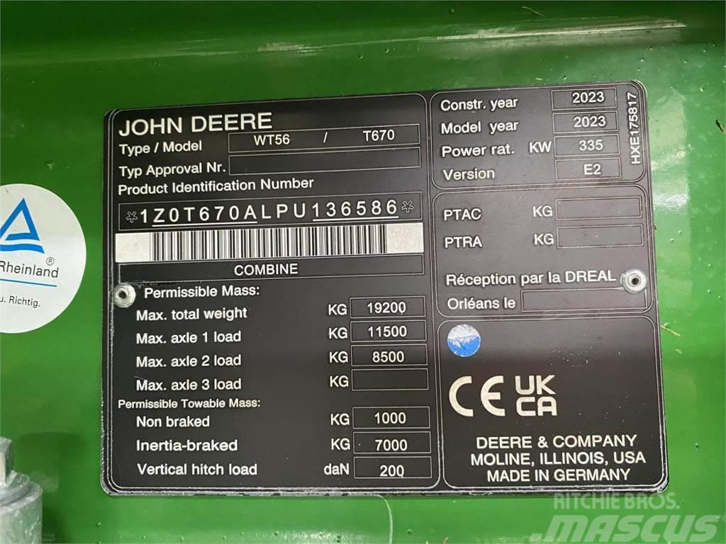 John Deere T670 (MY23) Combine harvesters