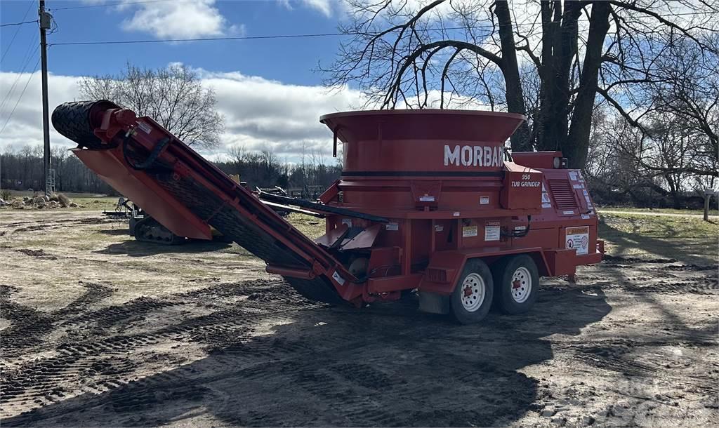 Morbark 950 with 800 hour Sawmills