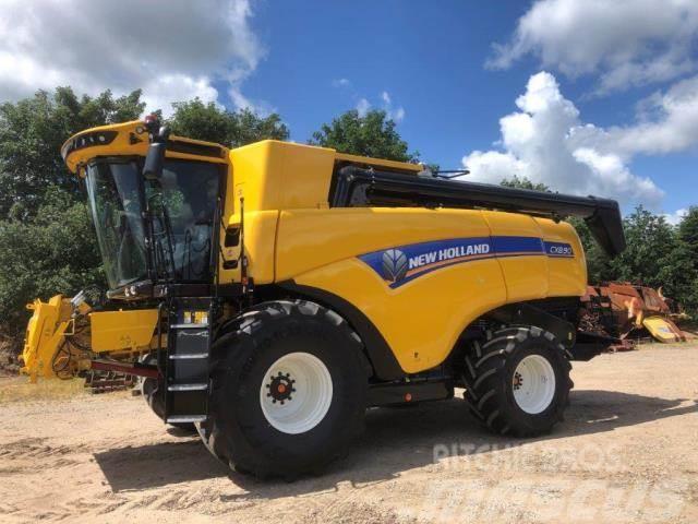 New Holland CX 8.90 SLH Combine harvesters