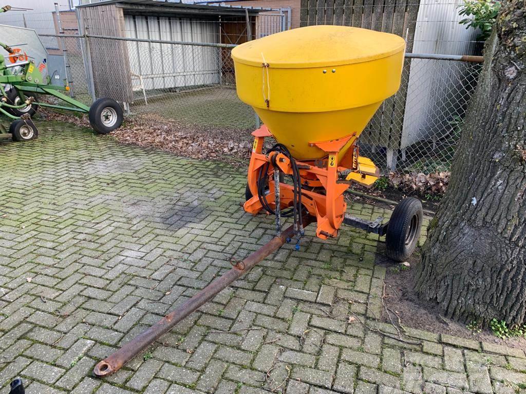 Pronar PS-250M Zoutstrooier Other fertilizing machines and accessories
