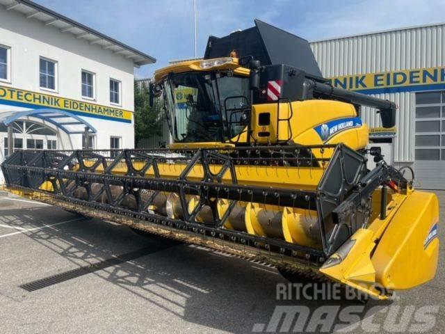 New Holland CR9080 Combine harvesters