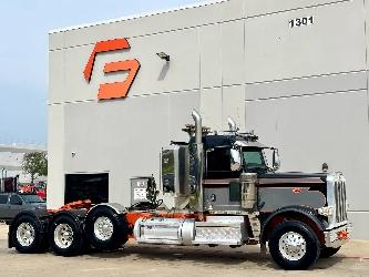 Peterbilt 389