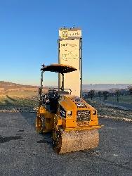 CAT CB 24