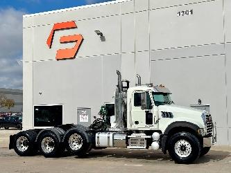 Mack GU713