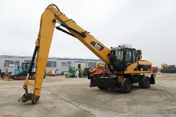 CAT M 322 D