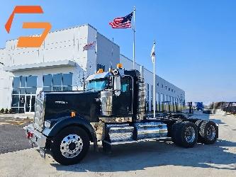 Kenworth W900