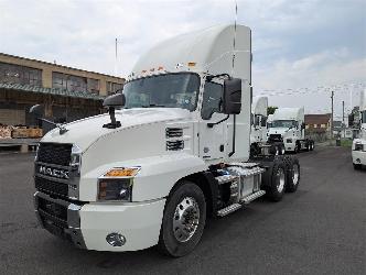 Mack AN64T