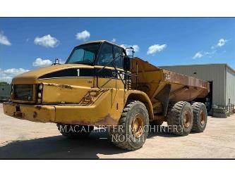 CAT 735