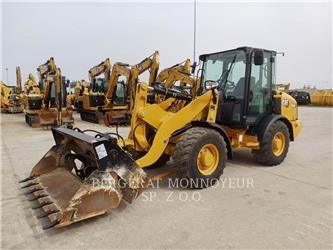 CAT 906 M