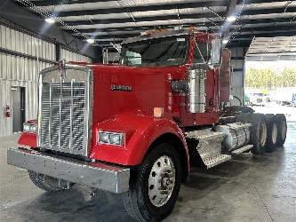 Kenworth W900