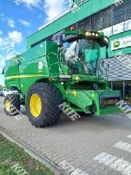 John Deere S780i