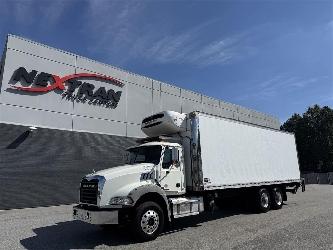 Mack GR64B9