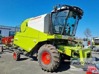 CLAAS AVERO 240
