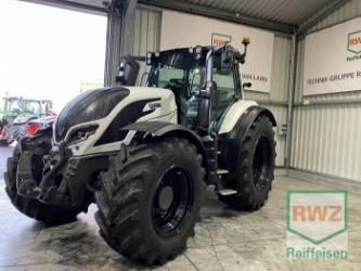 Valtra T215D