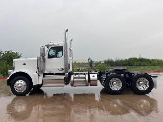 Peterbilt 589