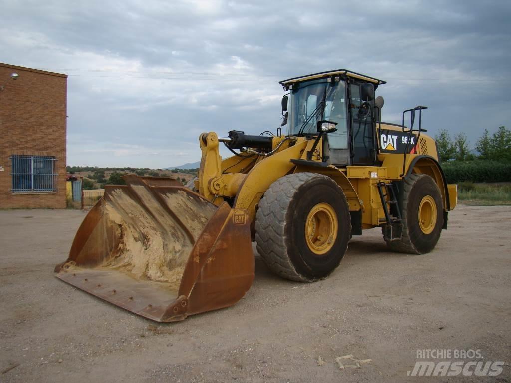 CAT 966 K Gumikerekes homlokrakodók