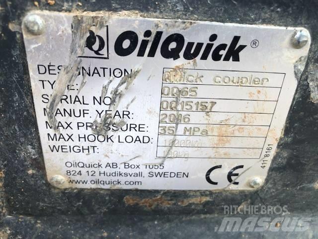 Komatsu PW148-10 Gumikerekes kotrók
