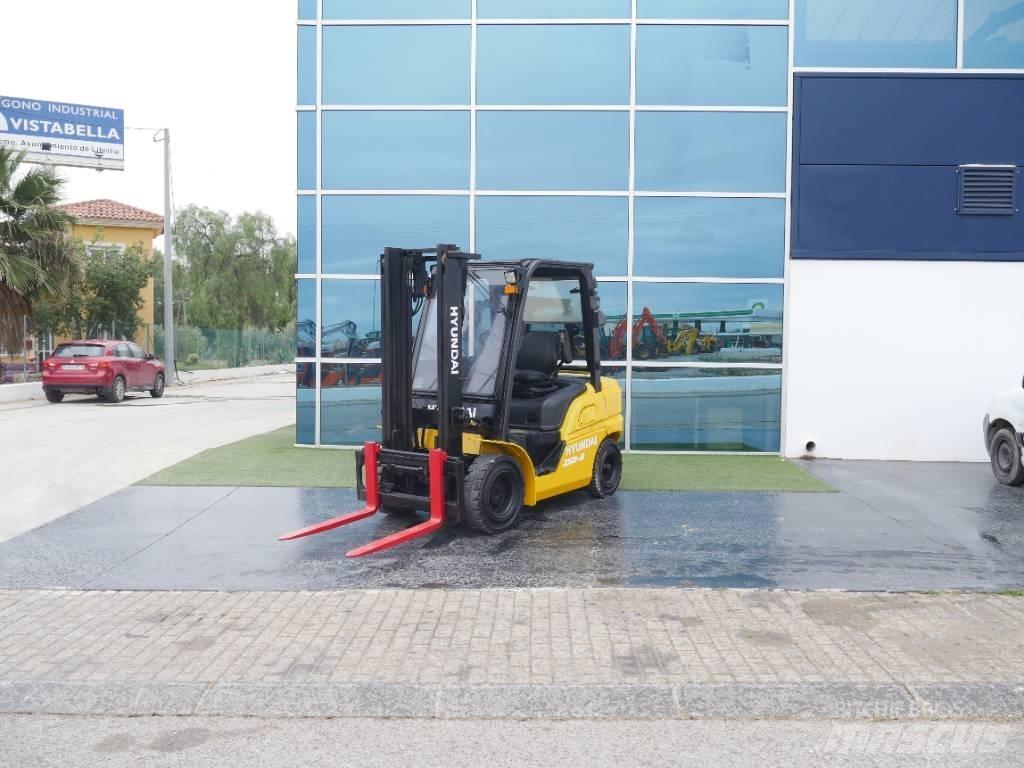 Hyundai 25 D-9 Dízel targoncák