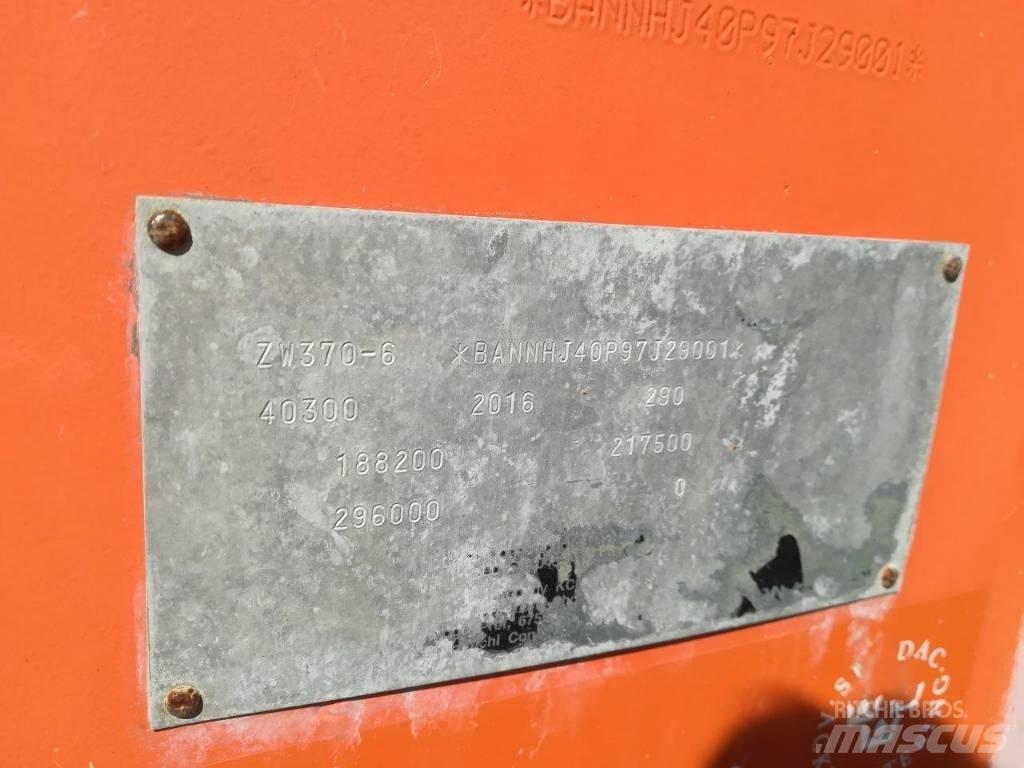 Hitachi ZW 370-6 Gumikerekes homlokrakodók