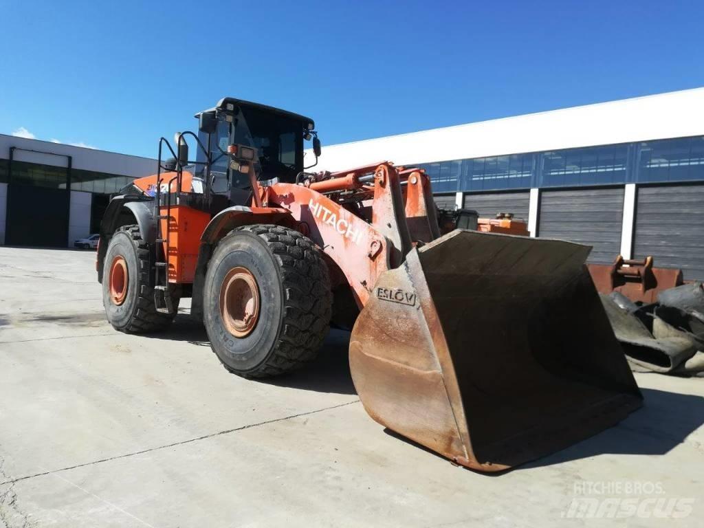 Hitachi ZW 370-6 Gumikerekes homlokrakodók