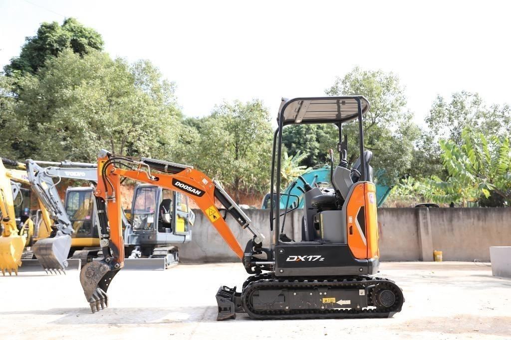 Doosan DX 17 Lánctalpas kotrók