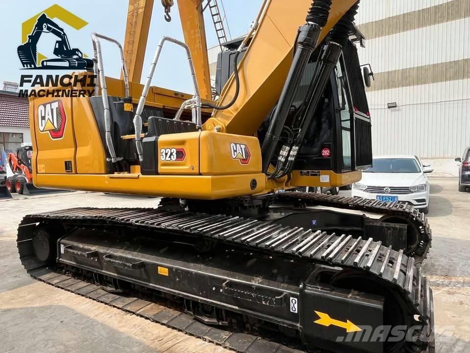 CAT 323 Lánctalpas kotrók