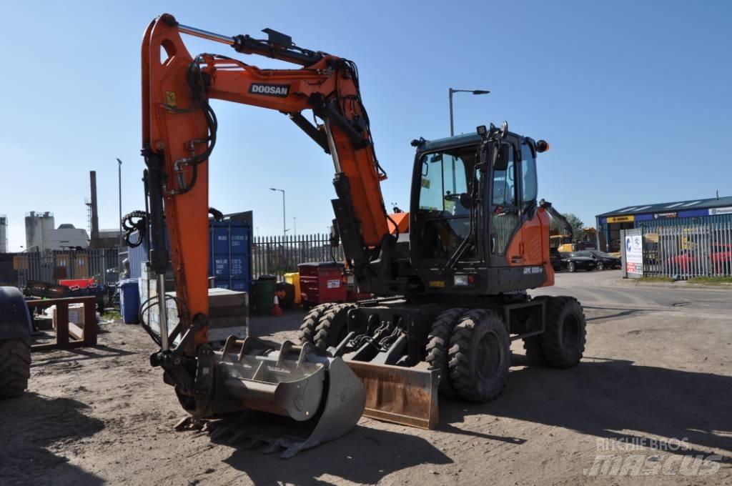 Doosan DX 100-7 Gumikerekes kotrók
