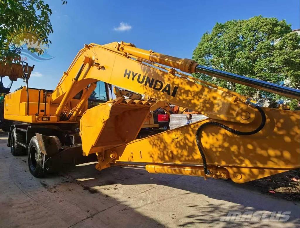 Hyundai R210W-7 Gumikerekes kotrók