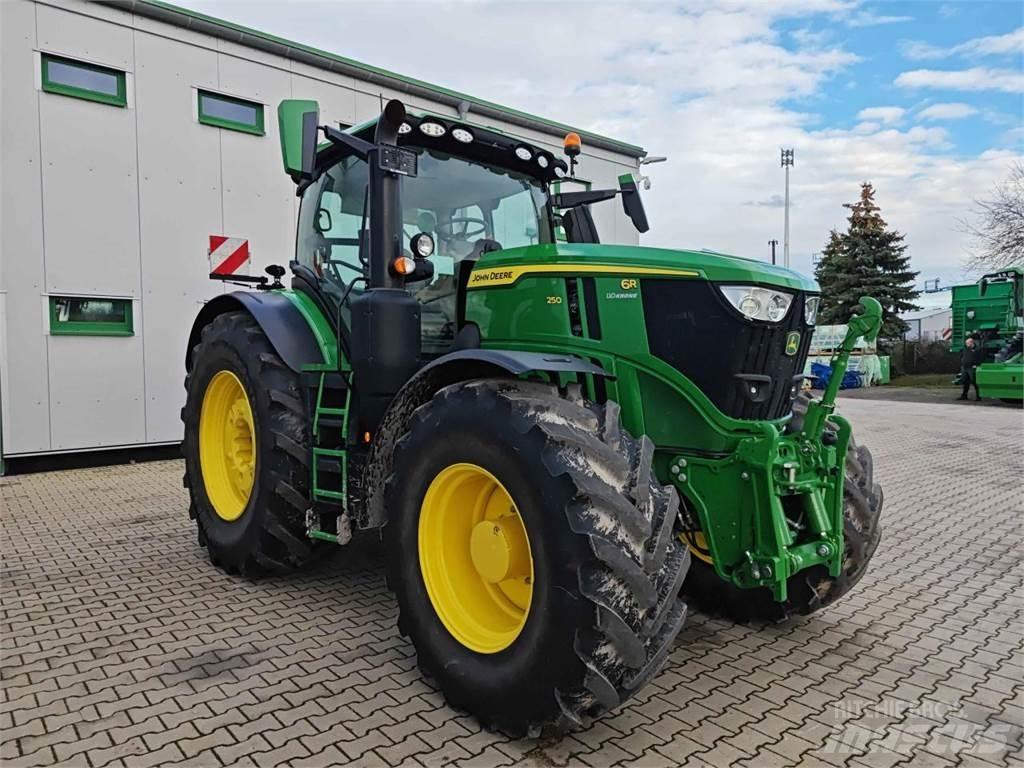 John Deere 6R 250 Traktorok