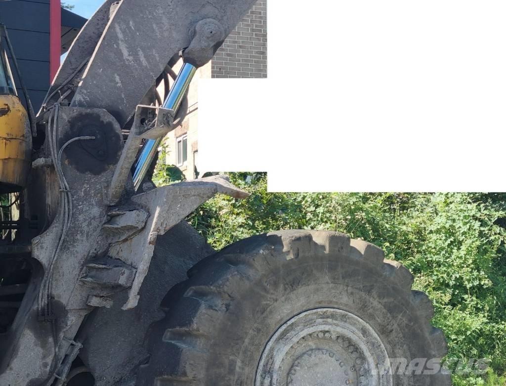 Volvo L 350 F Gumikerekes homlokrakodók