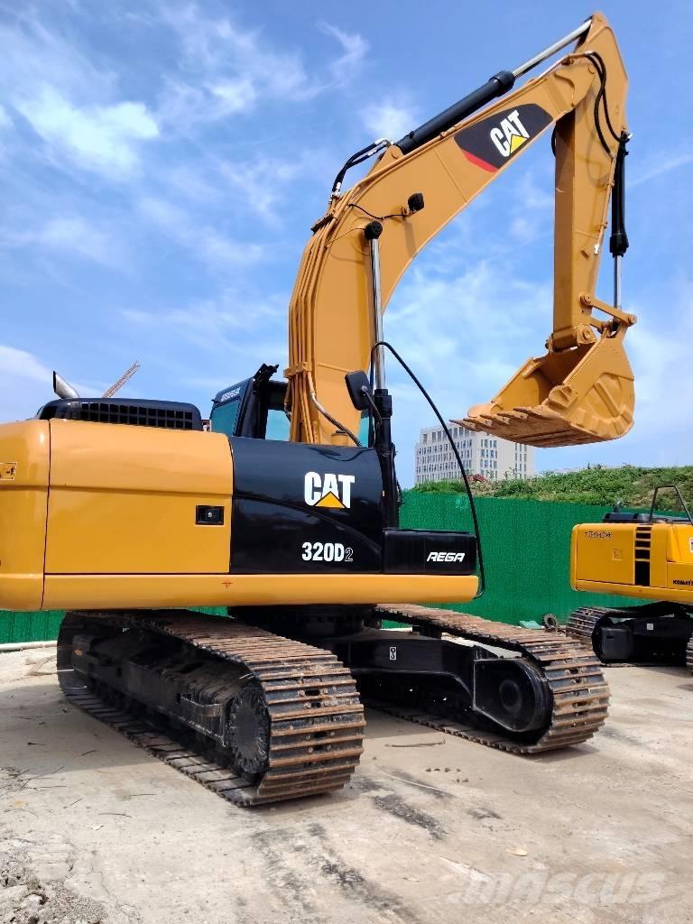 CAT 320D2 Lánctalpas kotrók
