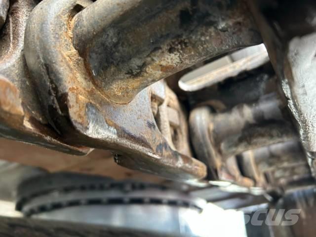 Hitachi ZX 210 LC-3 Lánctalpas kotrók