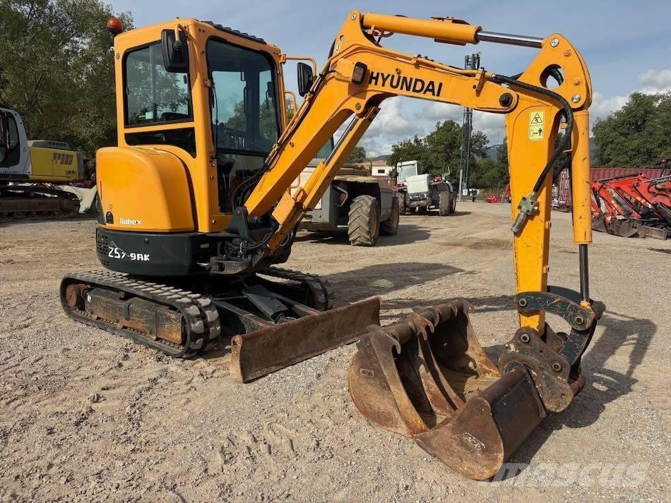 Hyundai R25Z-9 AK Mini kotrók < 7t