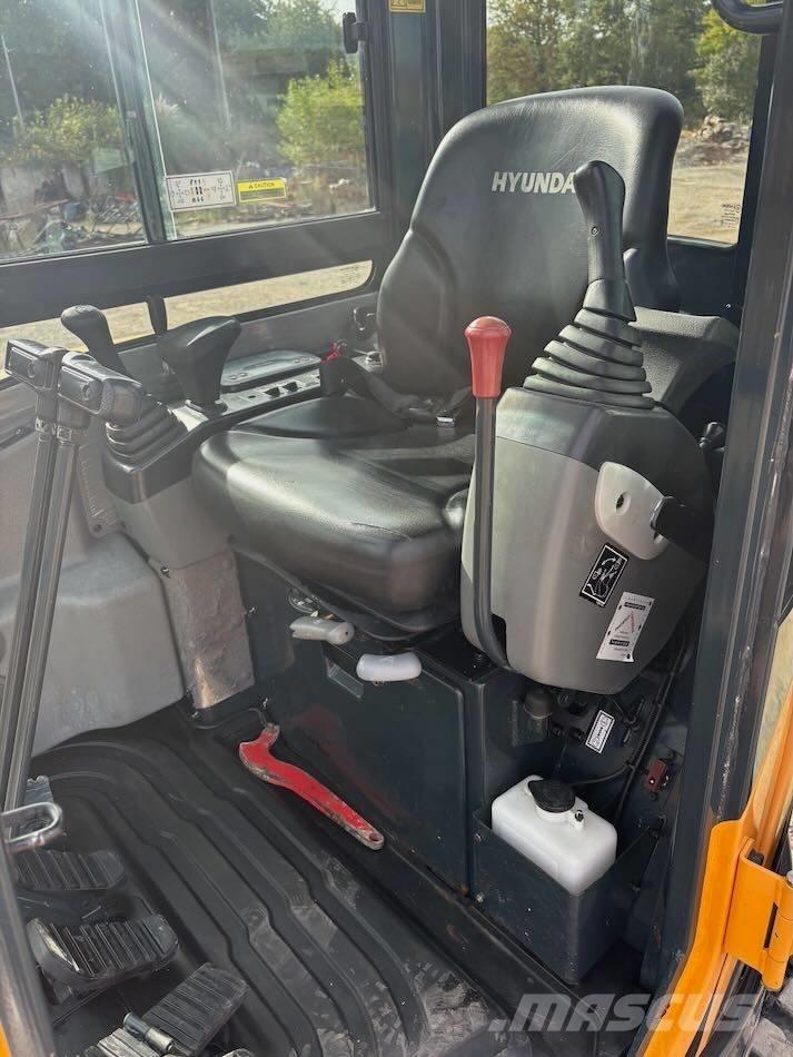 Hyundai R25Z-9 AK Mini kotrók < 7t
