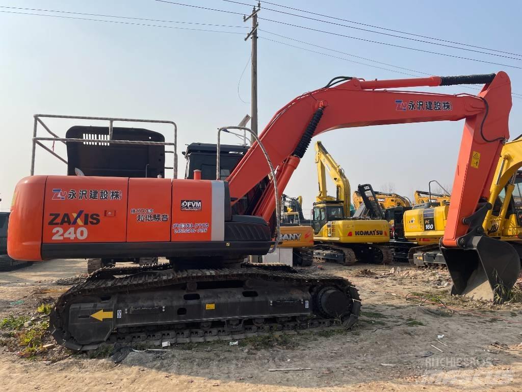 Hitachi ZX 240 Lánctalpas kotrók