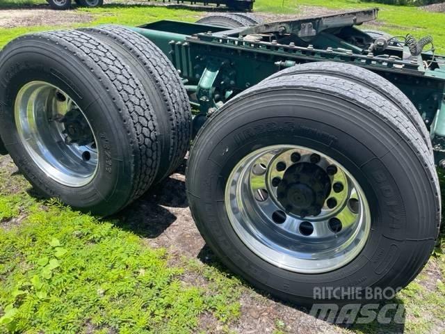Mack CXU613 Pinnacle Nyergesvontatók