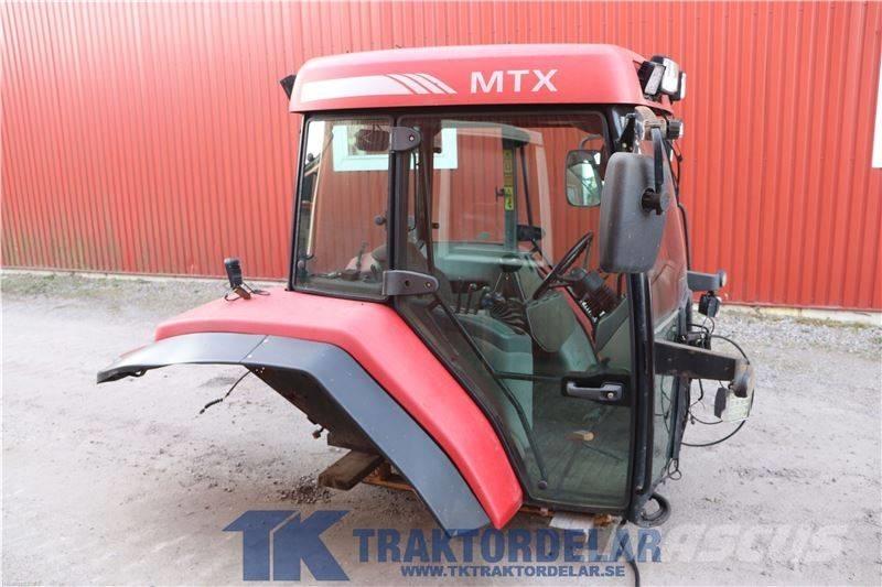 McCormick MTX 185 Vezetőfülke és belső tartozékok