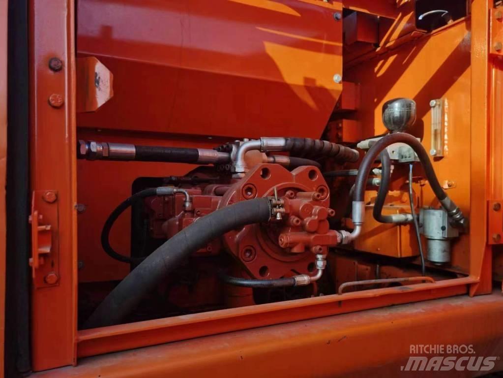 Doosan DH 220 Lánctalpas kotrók