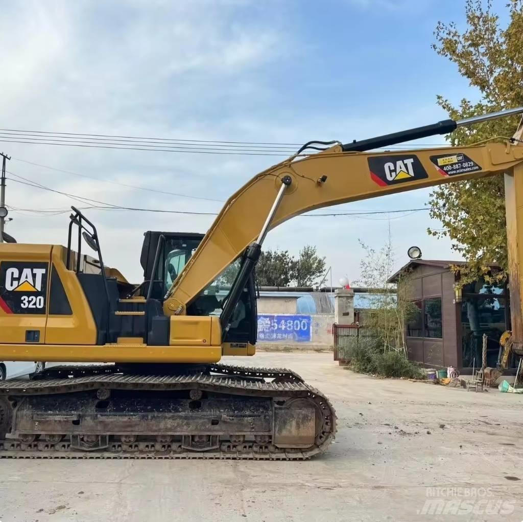 CAT 320 Lánctalpas kotrók